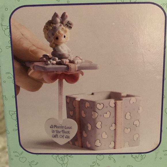 Precious Moments figurine for Mom, 4 inches high. - Picture 3 of 11